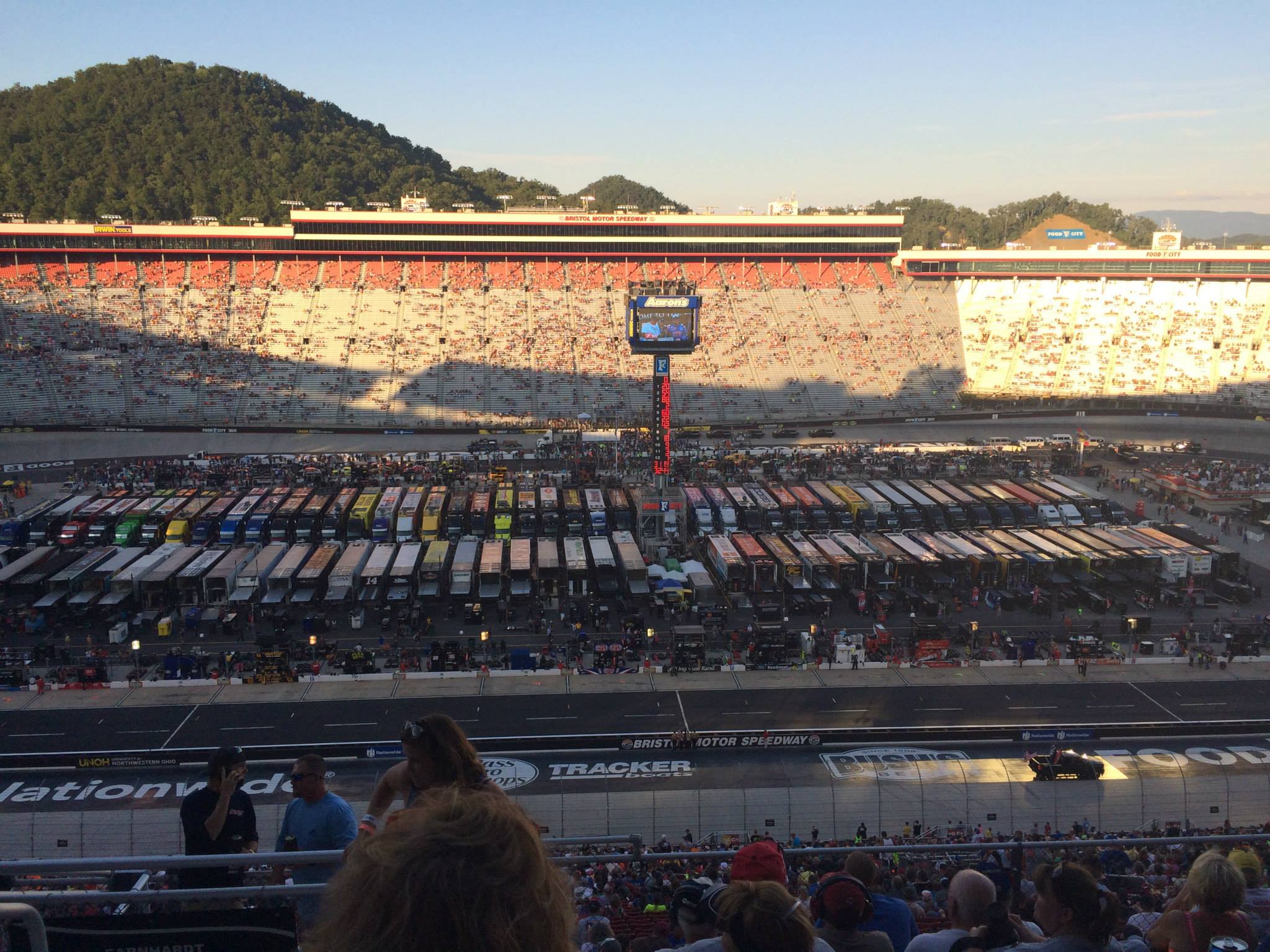April 2023 Bristol Dirt Track NASCAR Package Tickets and Hotel