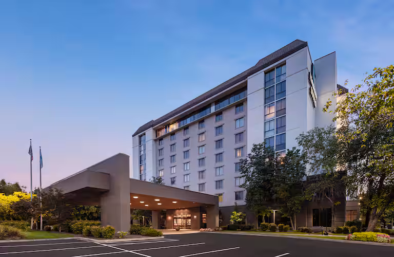 Embassy Suites Nashville Airport hotel featured in Nashville NASCAR weekends